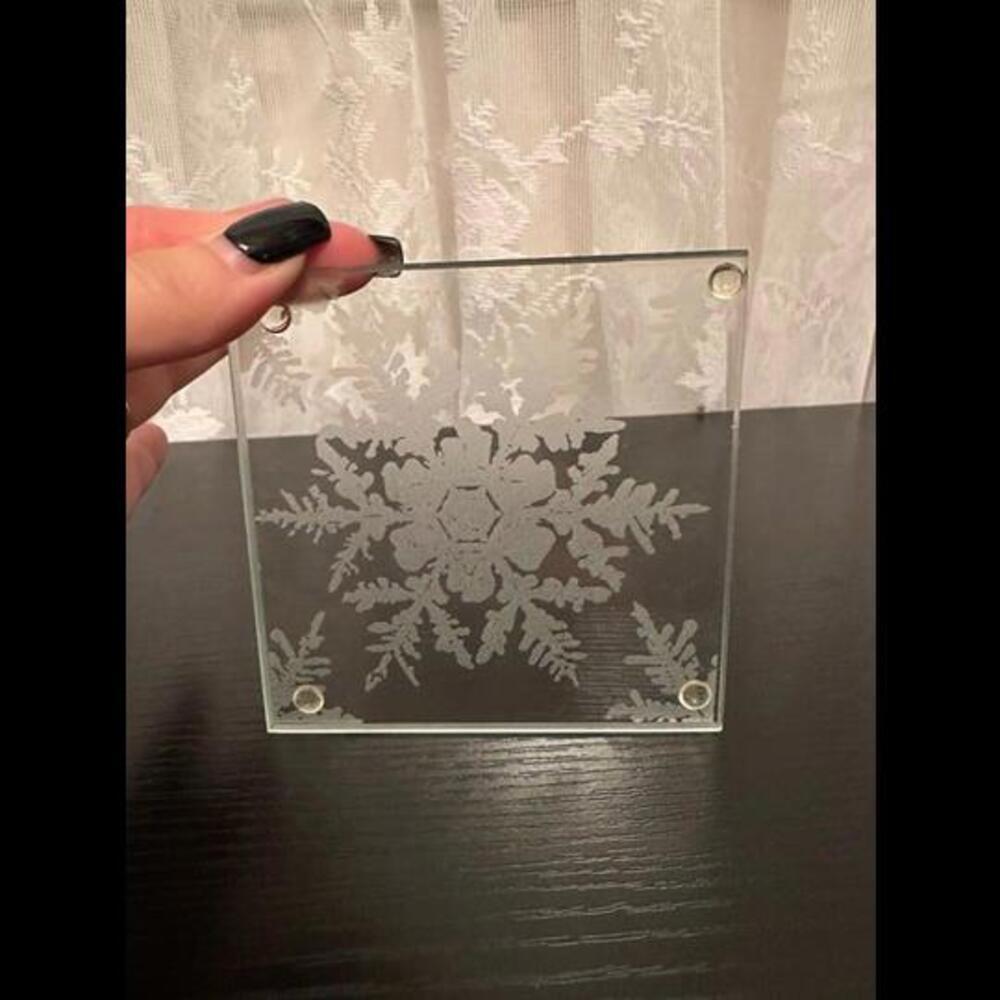Elegant Snowflake Glass Coaster Set of 4 - Winter Elegance Tableware